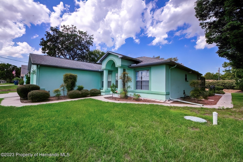 8513 Beach Road - Photo 4