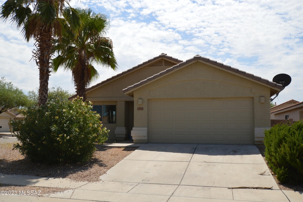 6741 W Pebble Shore Court - Photo 0