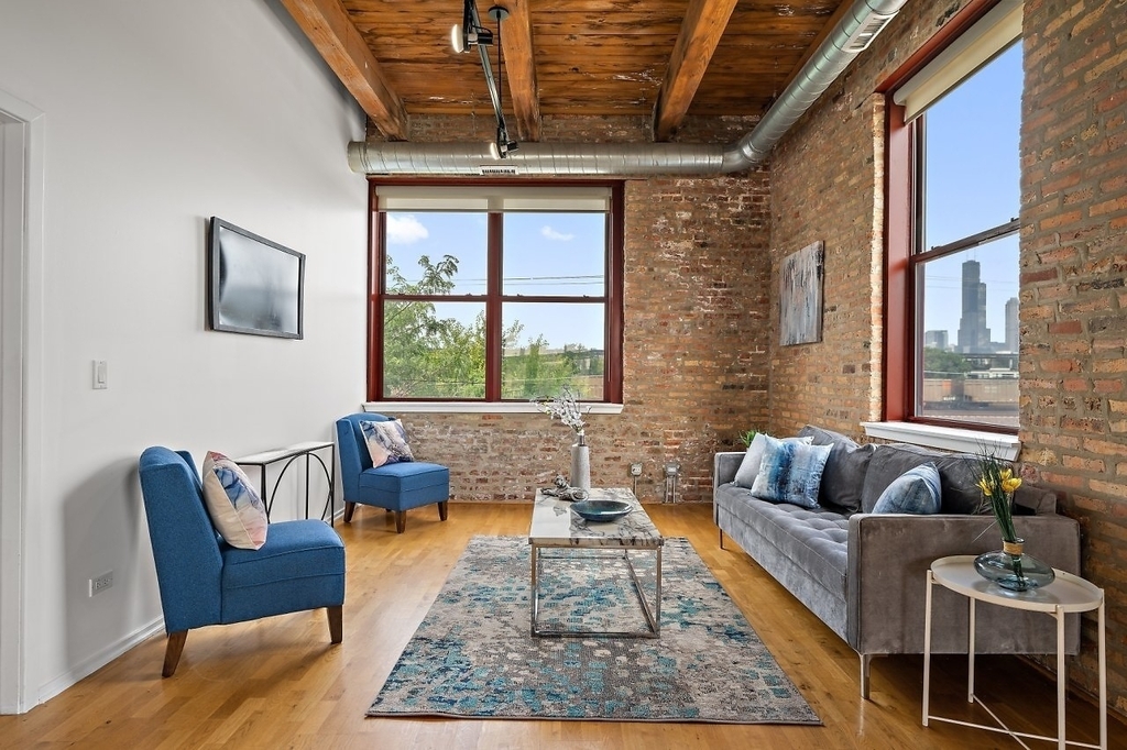 1061 W 16th Street - Photo 7