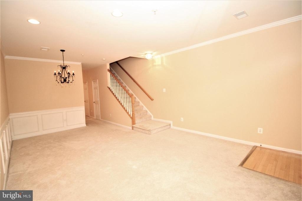 2663 Manhattan Pl - Photo 3