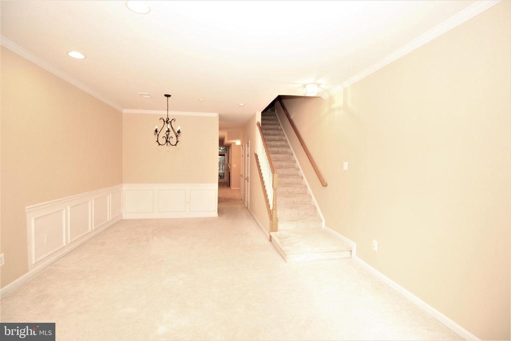 2663 Manhattan Pl - Photo 2