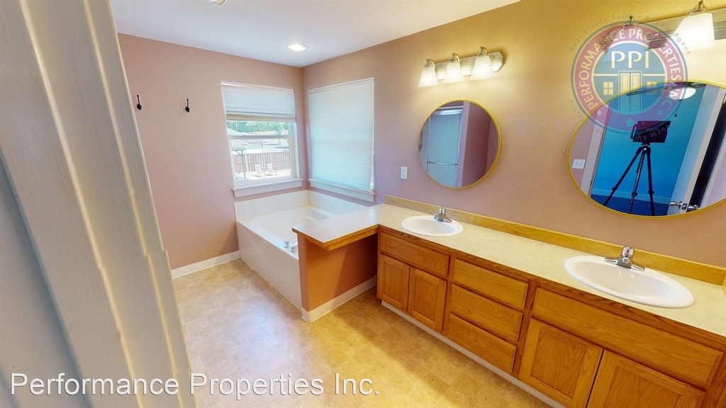 14981 Smithfield Drive - Photo 23