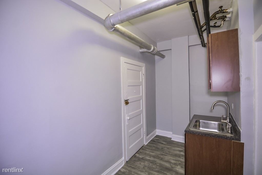 4606 N. Beacon, Unit M - Photo 2