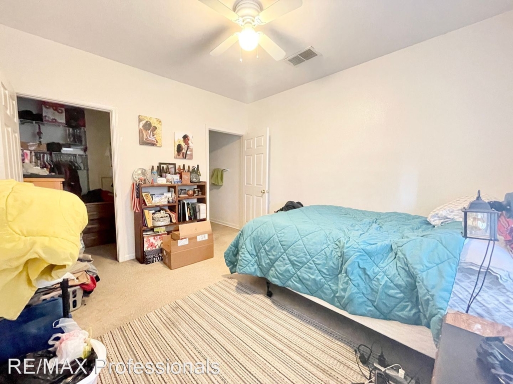 200 Talus Way #102 - Photo 4