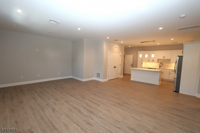 756 Bloomfield Ave - Photo 10