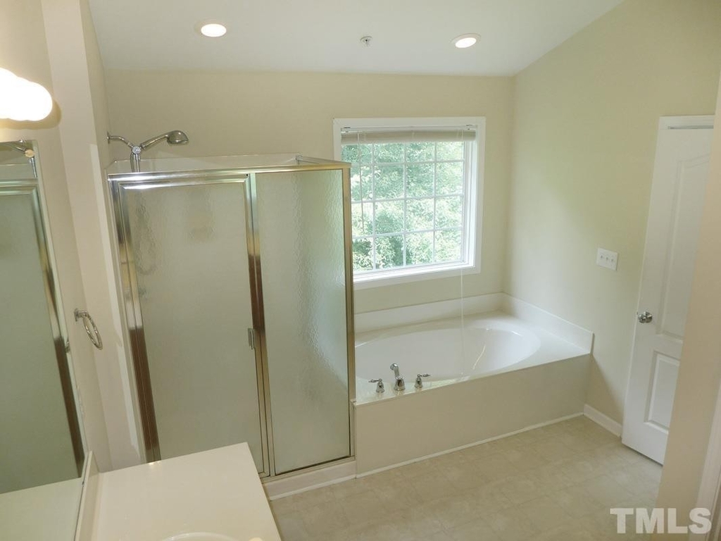 206 Chateau Place - Photo 13