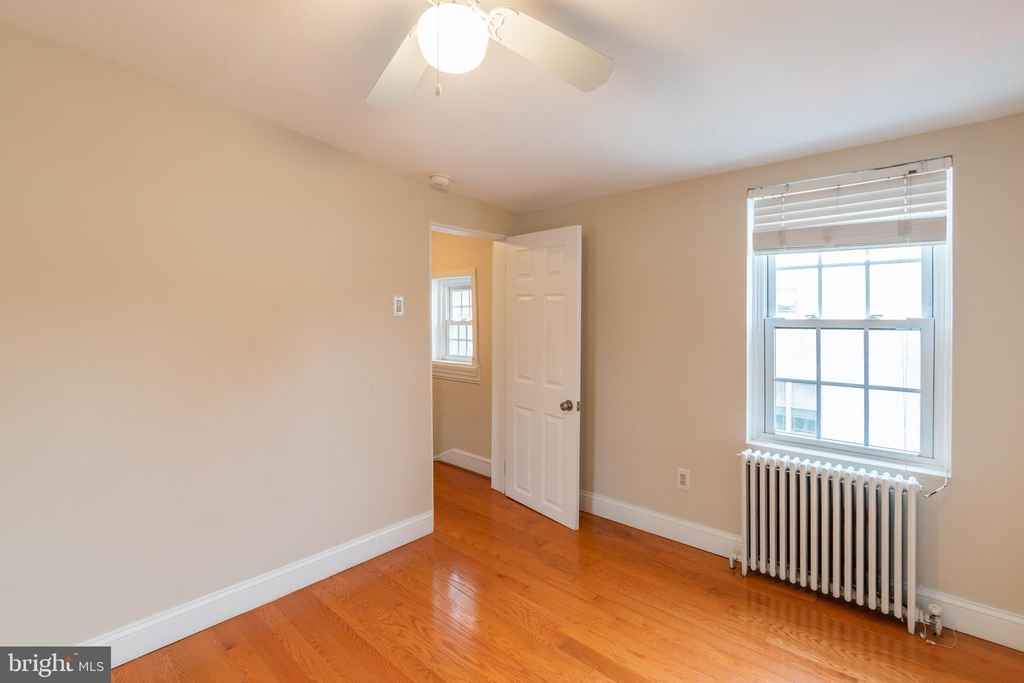 1027 Tasker Street - Photo 27