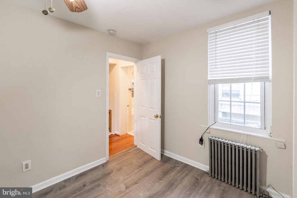 1027 Tasker Street - Photo 18