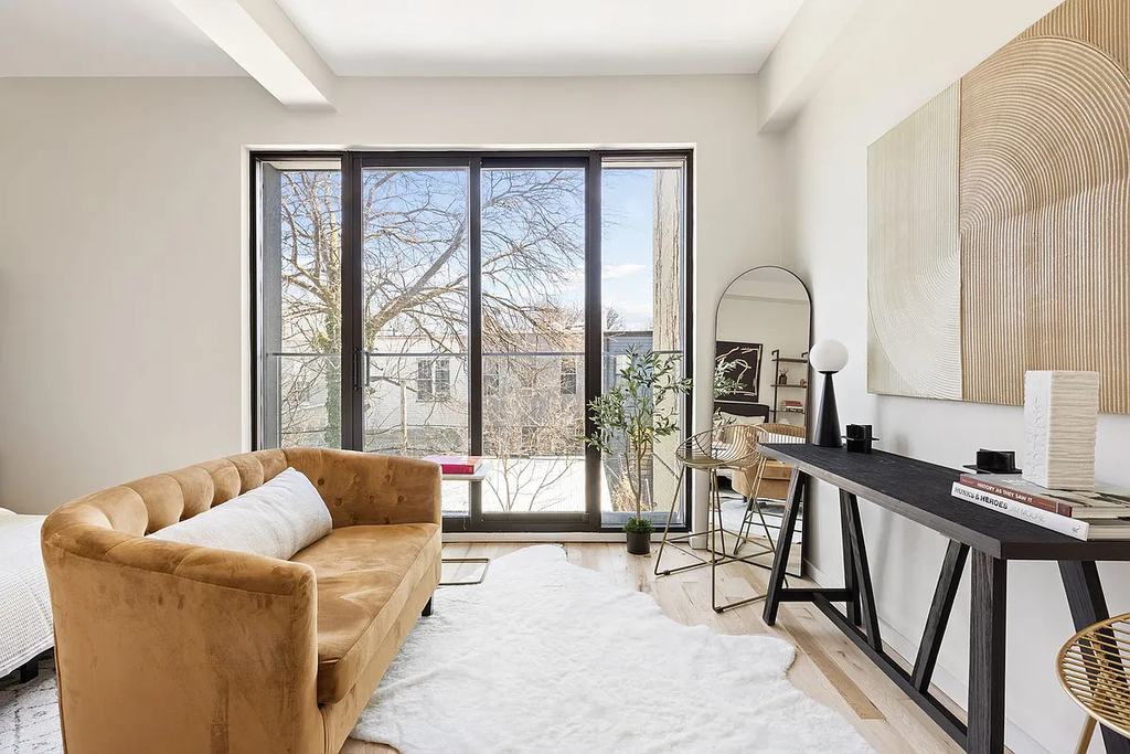 1064 Hancock Street - Photo 3