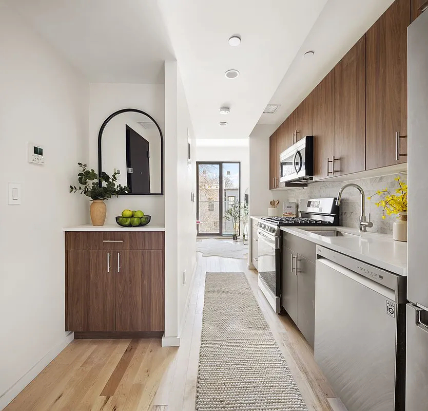 1064 Hancock Street - Photo 0