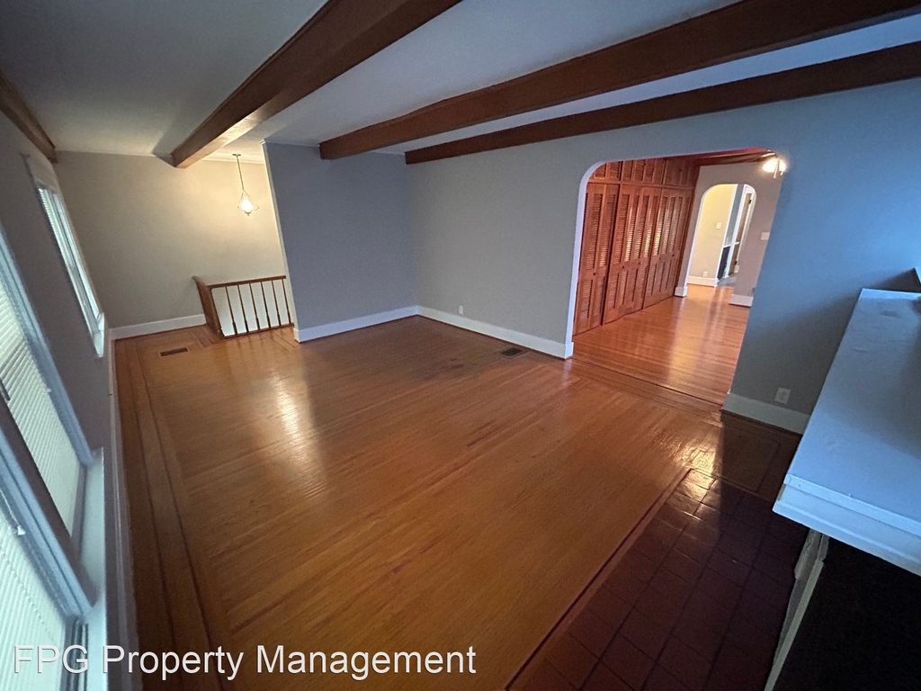 1229 Eastern Pkwy - Photo 1