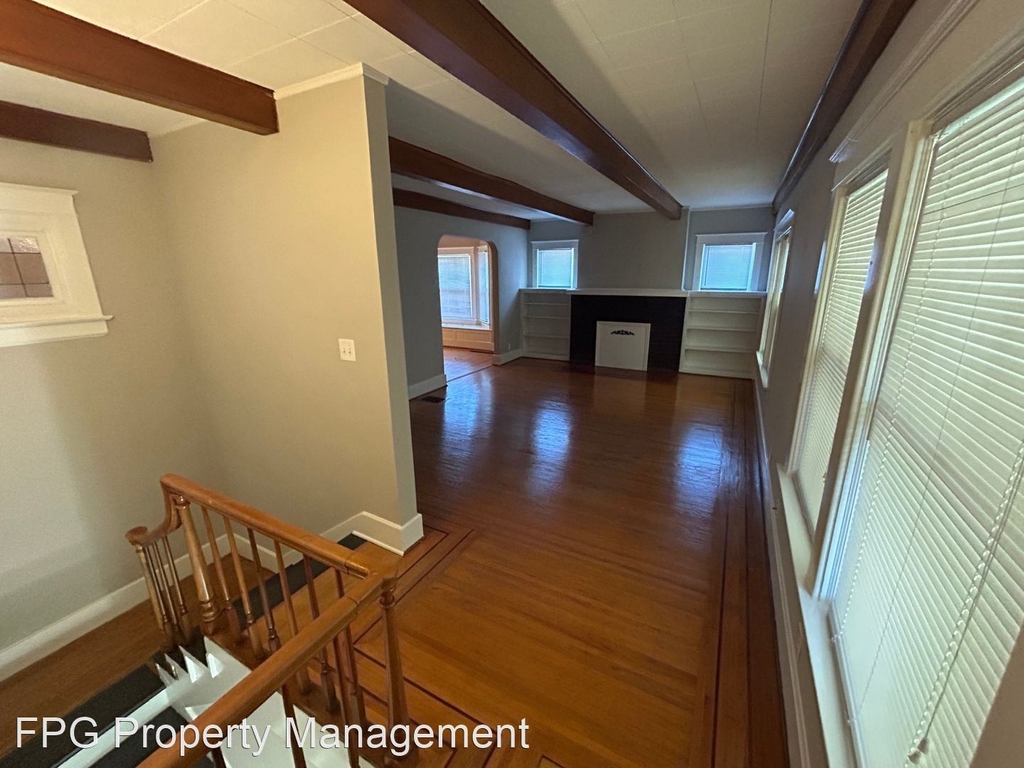 1229 Eastern Pkwy - Photo 0