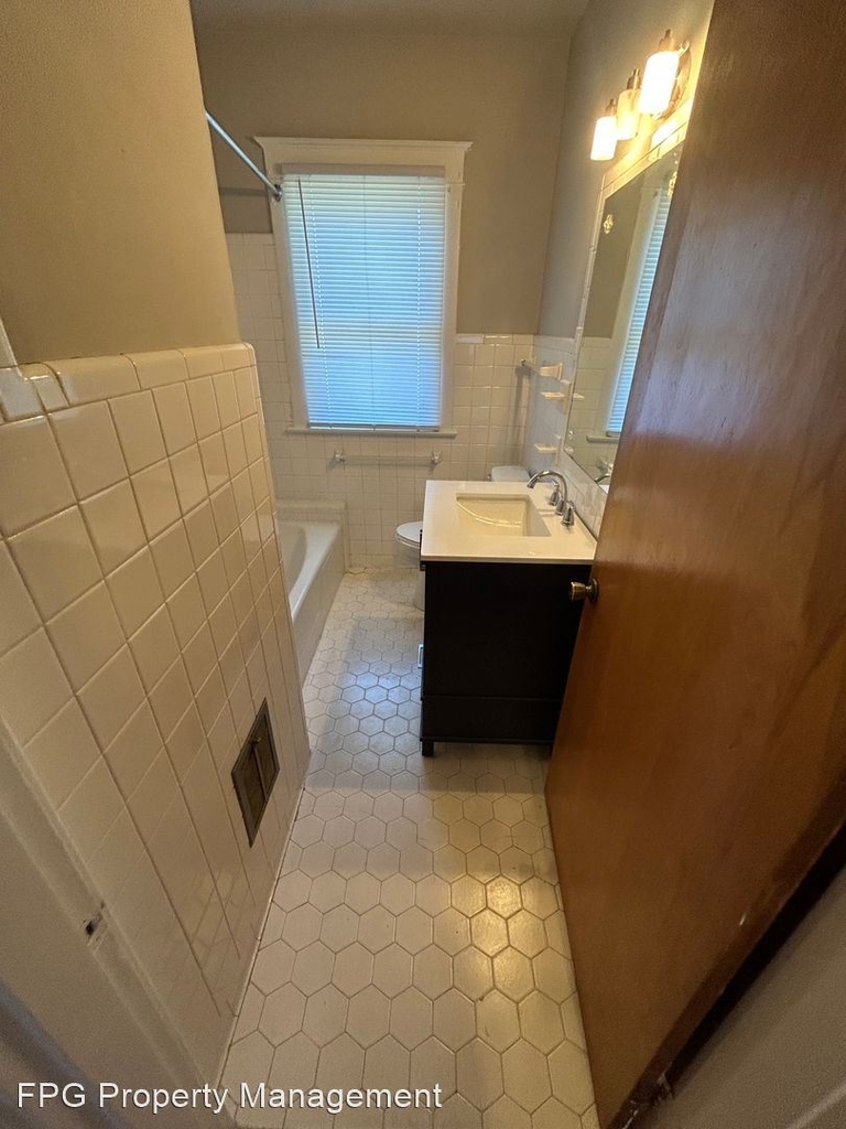 1229 Eastern Pkwy - Photo 5