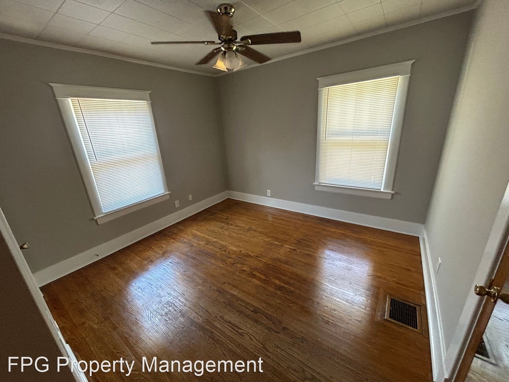 1229 Eastern Pkwy - Photo 7