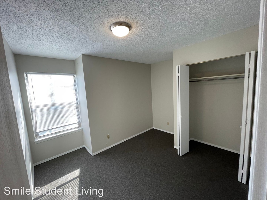 105 N Busey - Photo 12