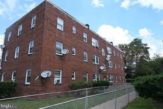 1410 Young St Se - Photo 1