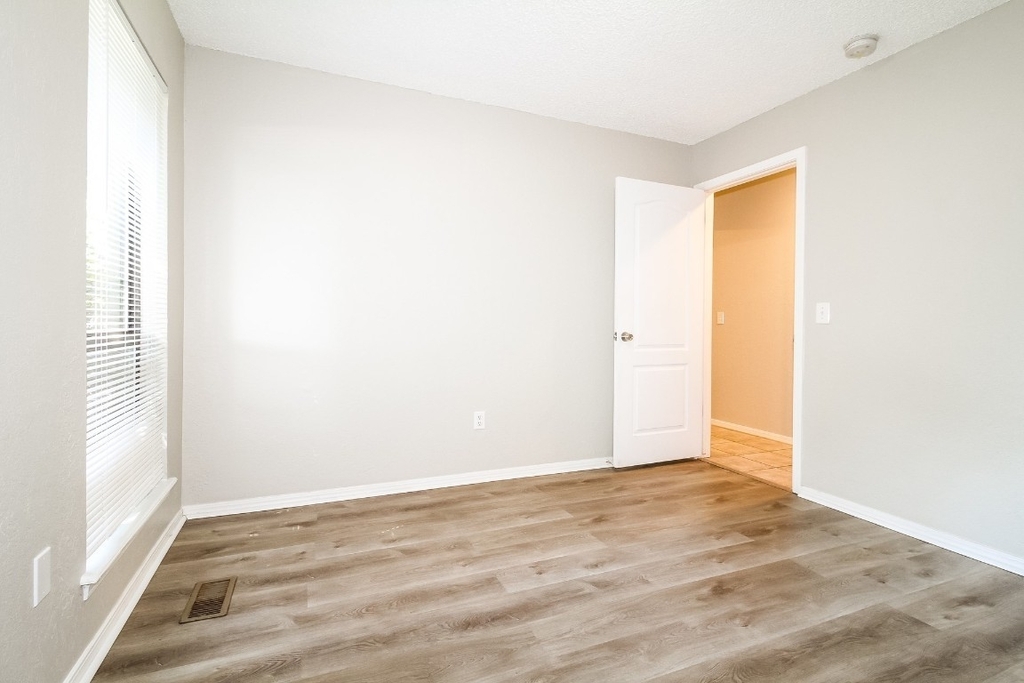 10101 Mamus Lane - Photo 12