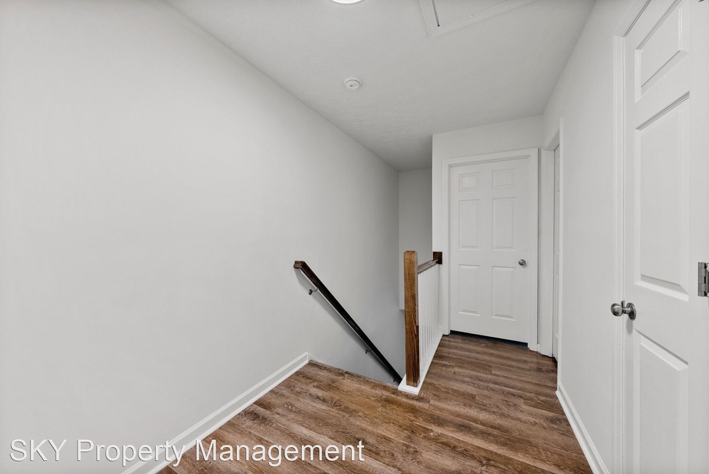 2042 Convent Place - Photo 14