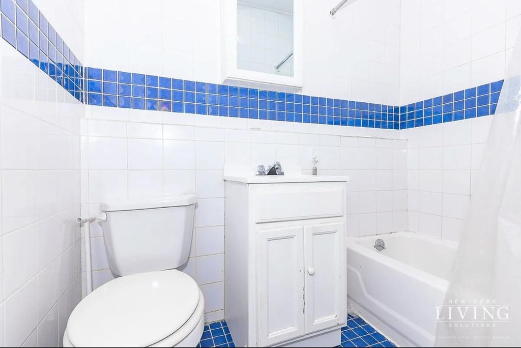 369 Menahan Street - Photo 4