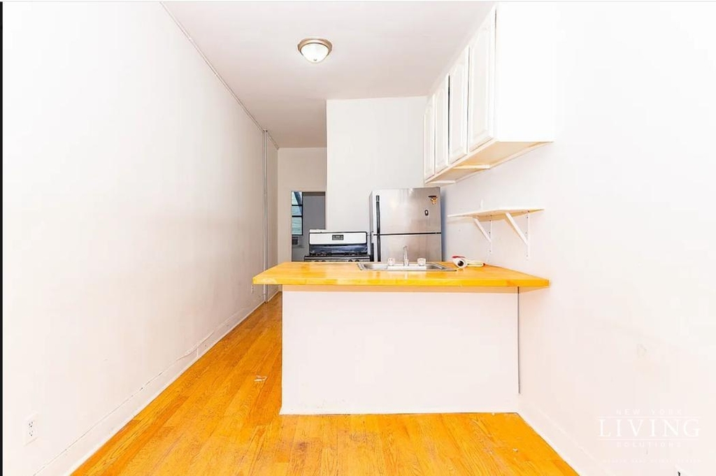 369 Menahan Street - Photo 7