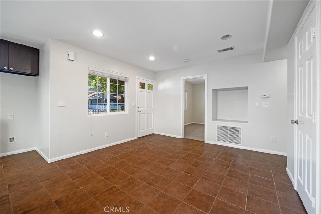 438 S Olive Street - Photo 3