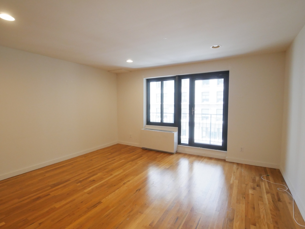 77 5th Avenue - Photo 6