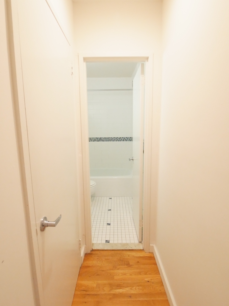 77 5th Avenue - Photo 2