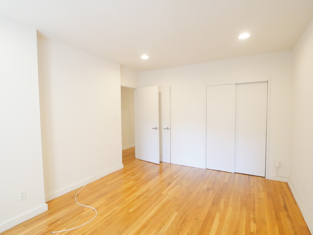 77 5th Avenue - Photo 12