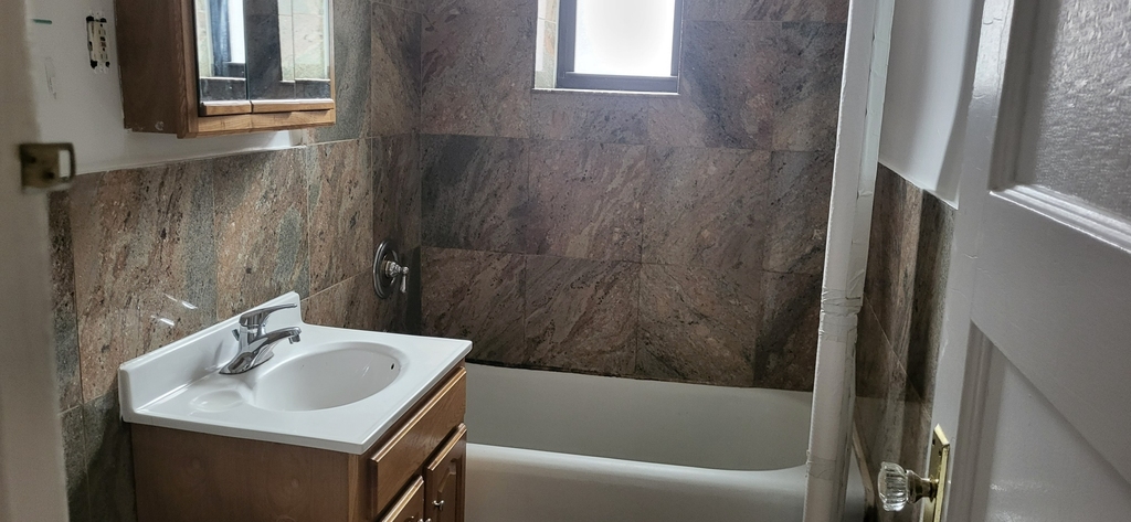 9115 Colonial Road - Photo 3