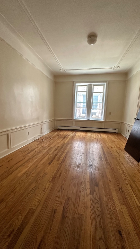 1096 Winthrop Street - Photo 3