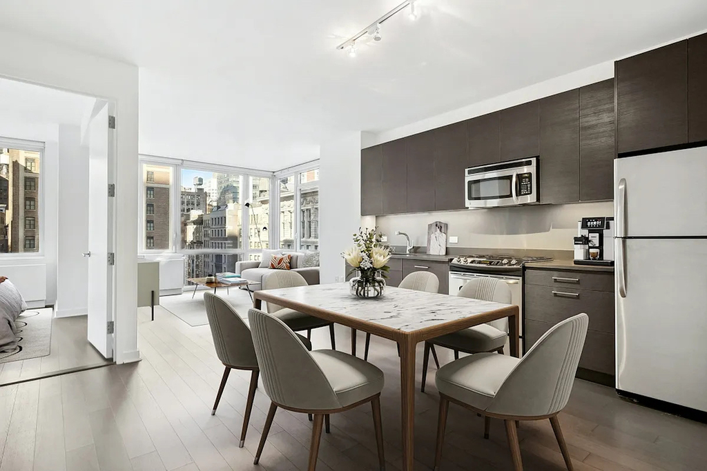 5th Avenue - Photo 1