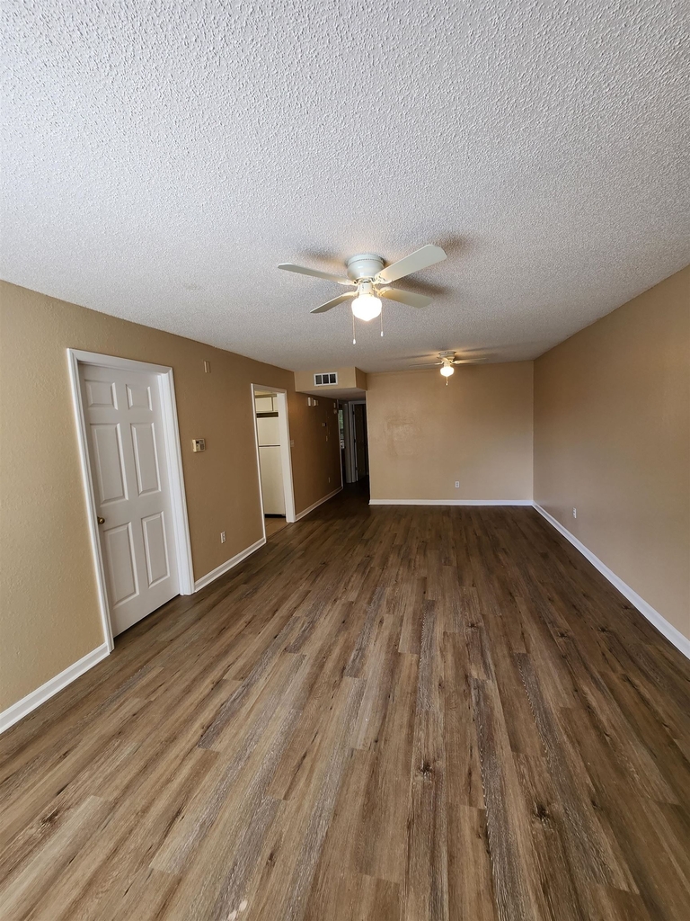 1100 Greentree Court - Photo 1