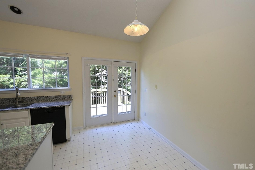 5529 Glencree Court - Photo 3