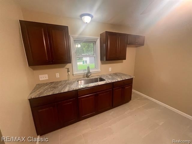 21408 Collingham Avenue - Photo 7