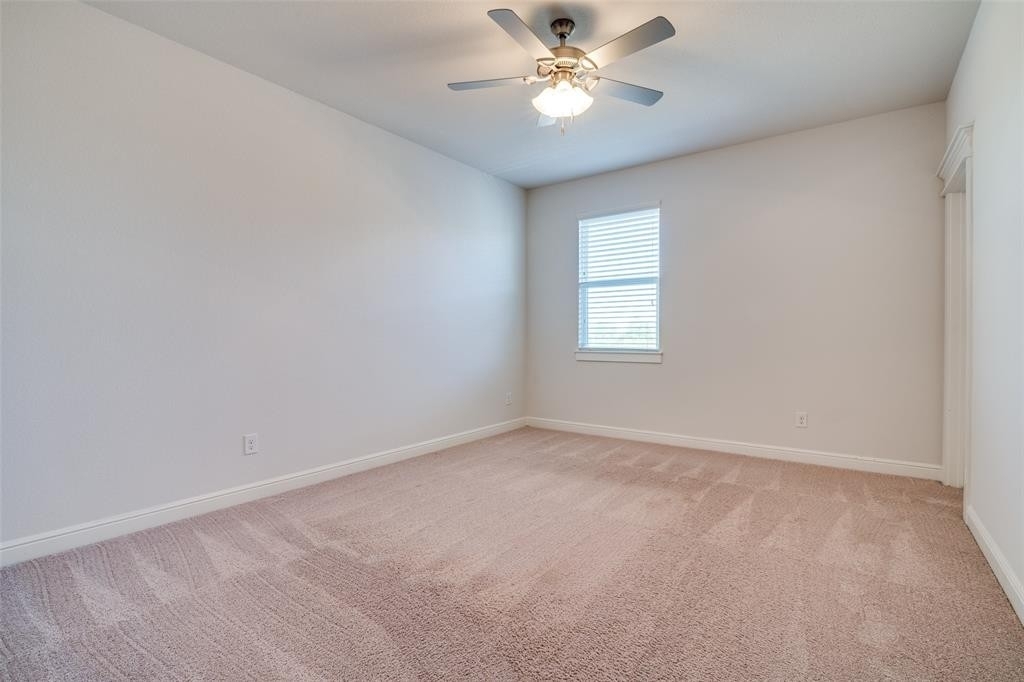 409 Village Way - Photo 18