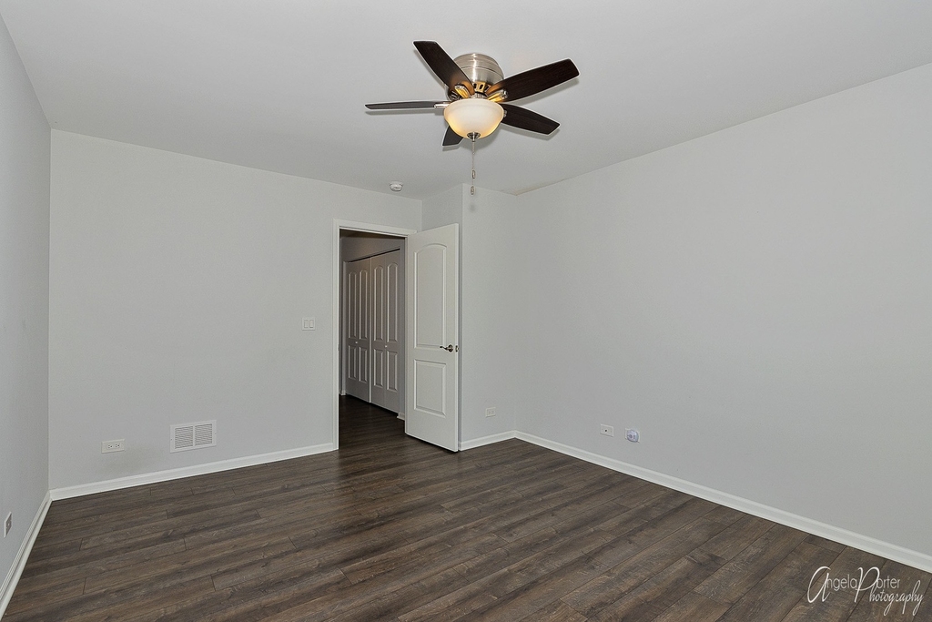 685 Le Parc Circle - Photo 18