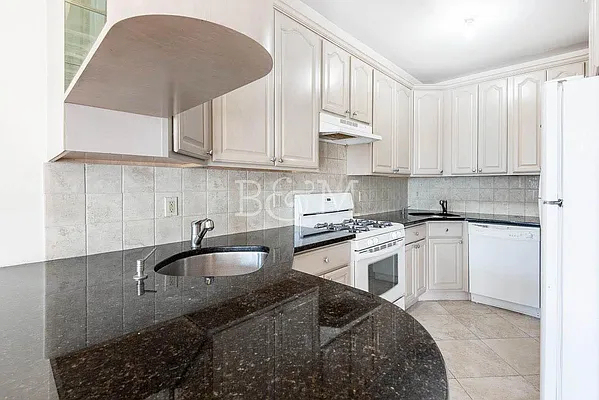 1672 East 22nd Street - Photo 2