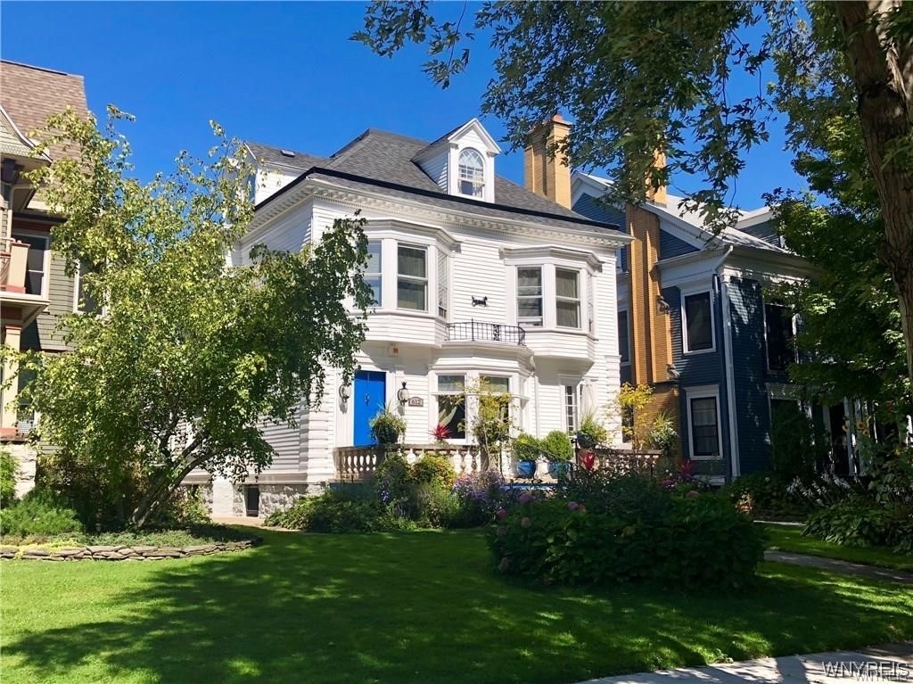 612 Lafayette Ave Avenue - Photo 1