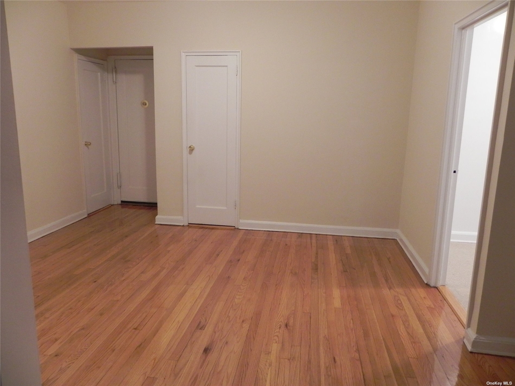 46 Schenck Avenue - Photo 5