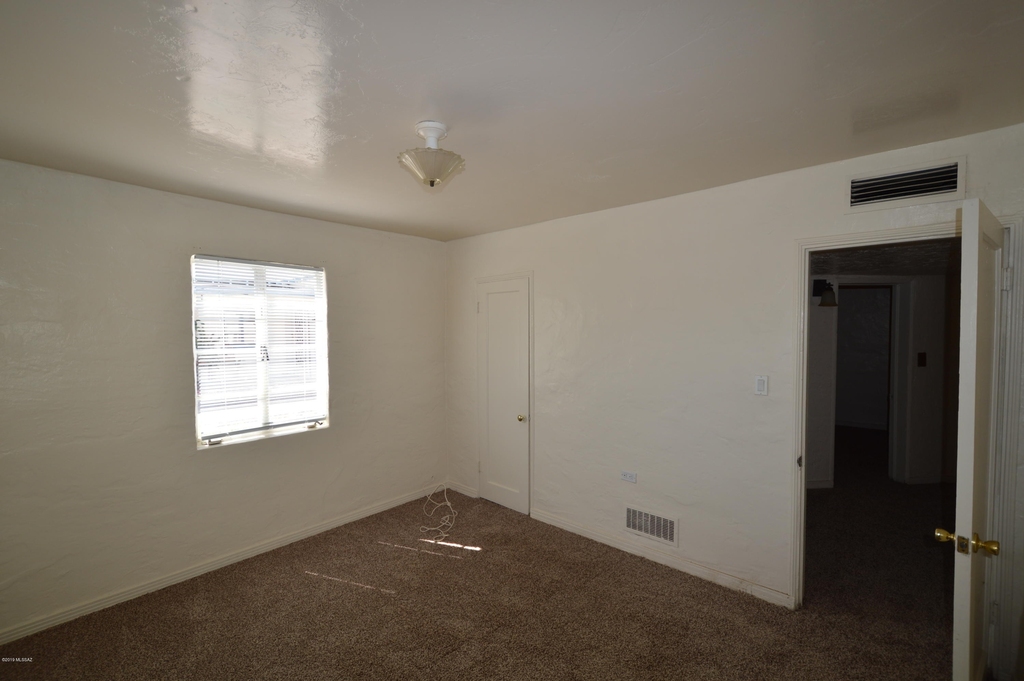 2219 N Hampton Street - Photo 15