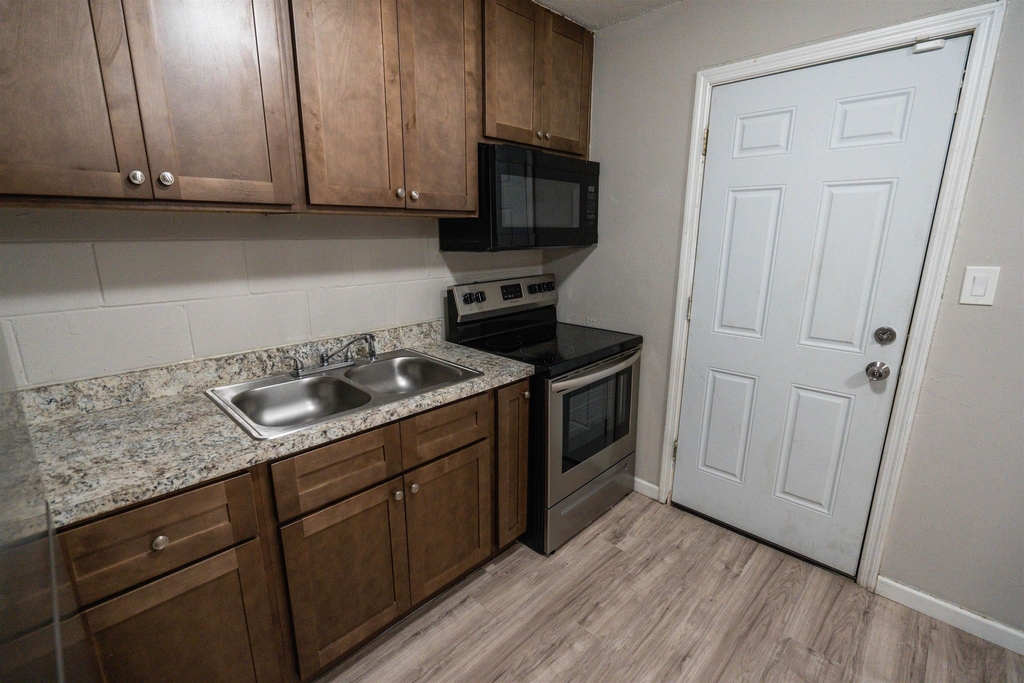 1305 Clay Street - Photo 10