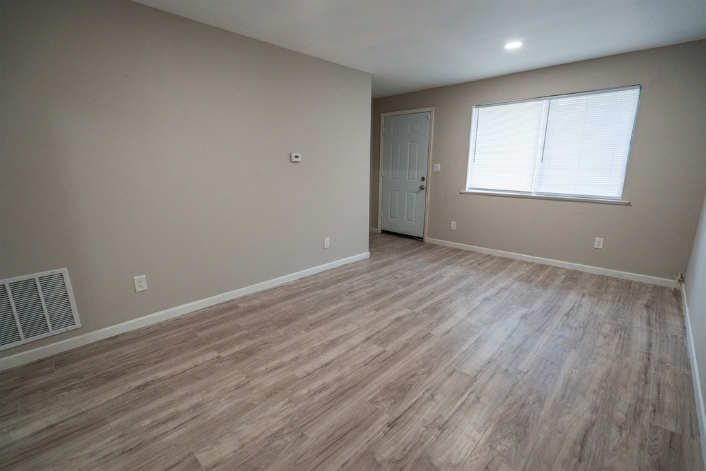 1305 Clay Street - Photo 5