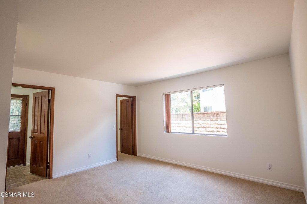 5627 Middle Crest Drive - Photo 22