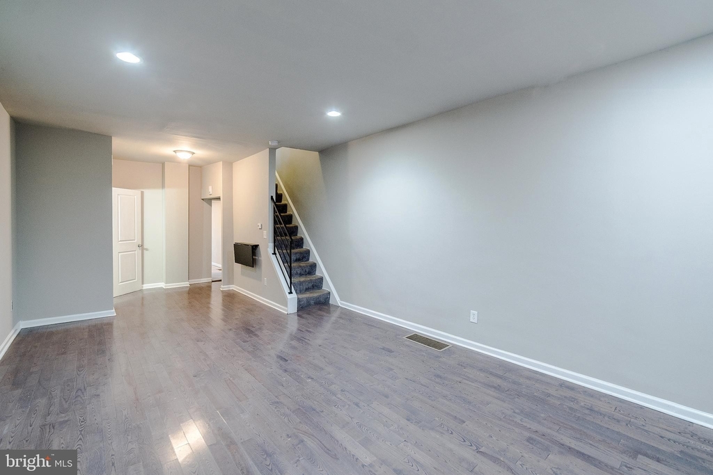 5515 Ludlow Street - Photo 2