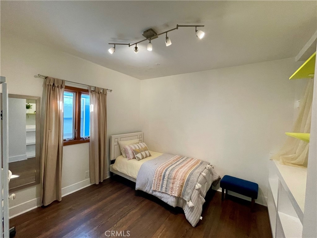 727 Manhattan Avenue - Photo 23