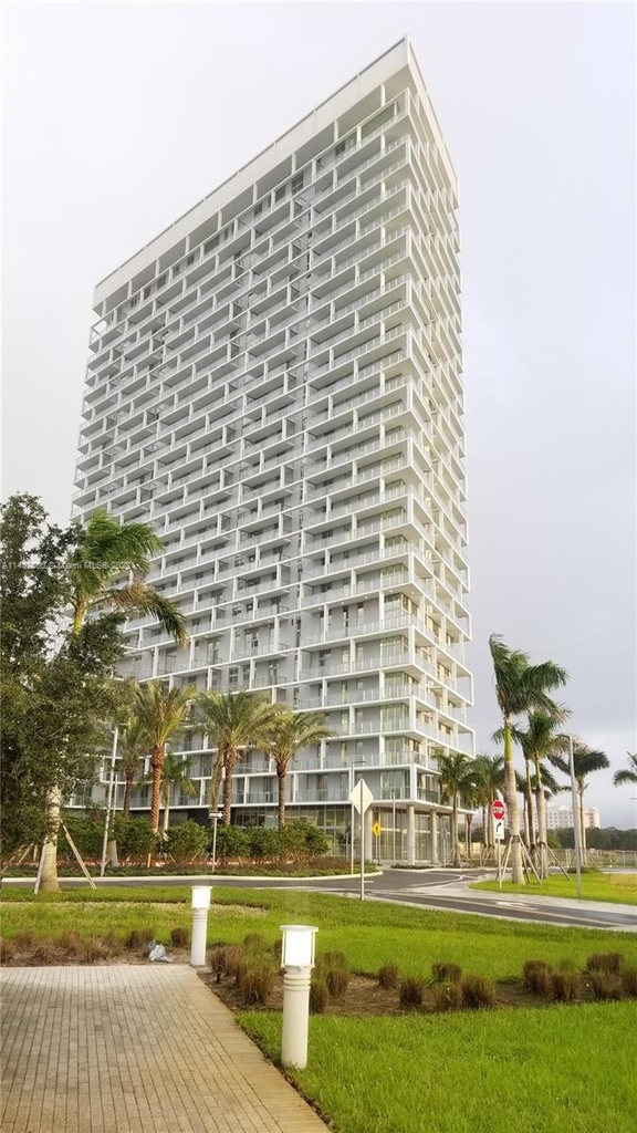 2000 Metropica Way - Photo 0