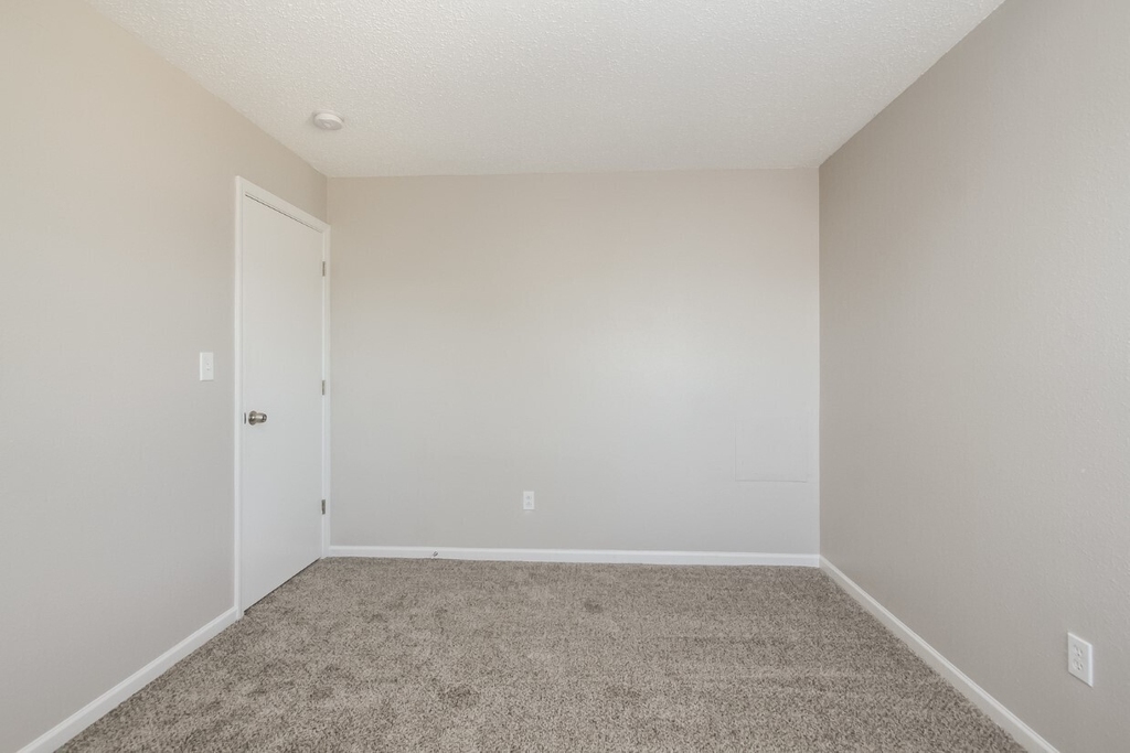 8915 Leffler Lane - Photo 10