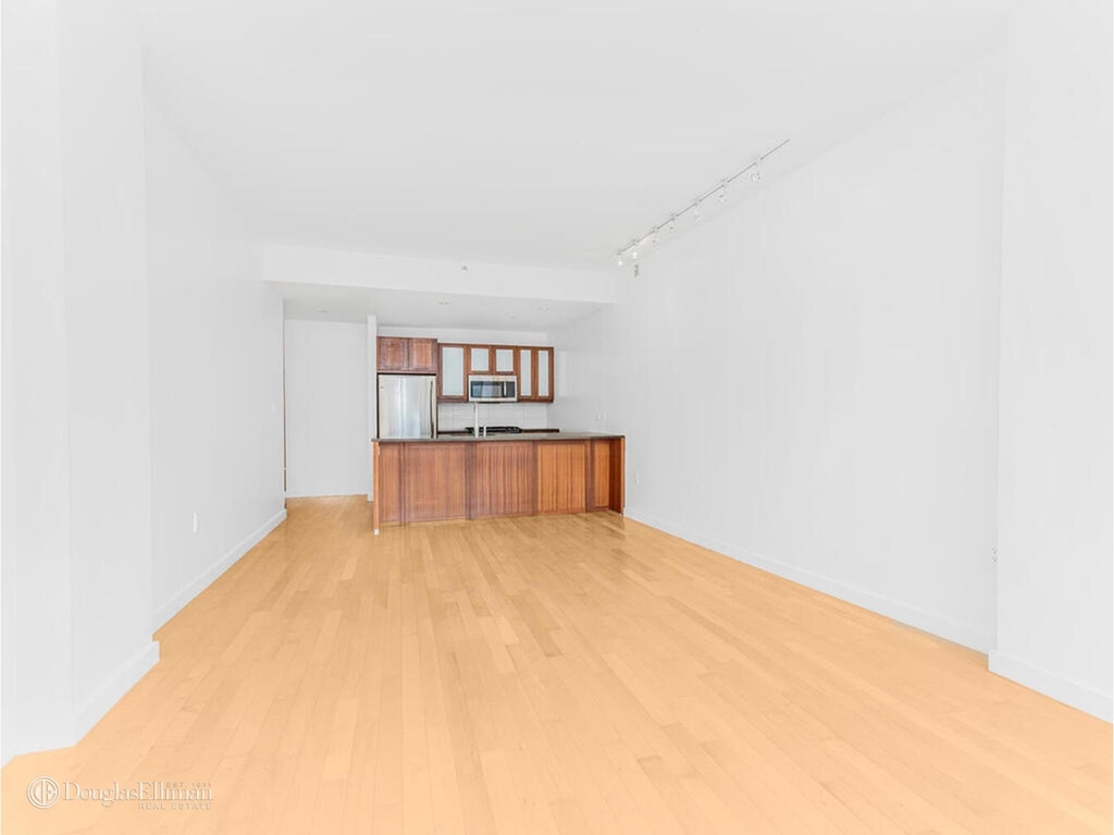 460 W 236th St - Photo 4