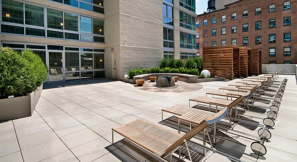 west 37th - Photo 2