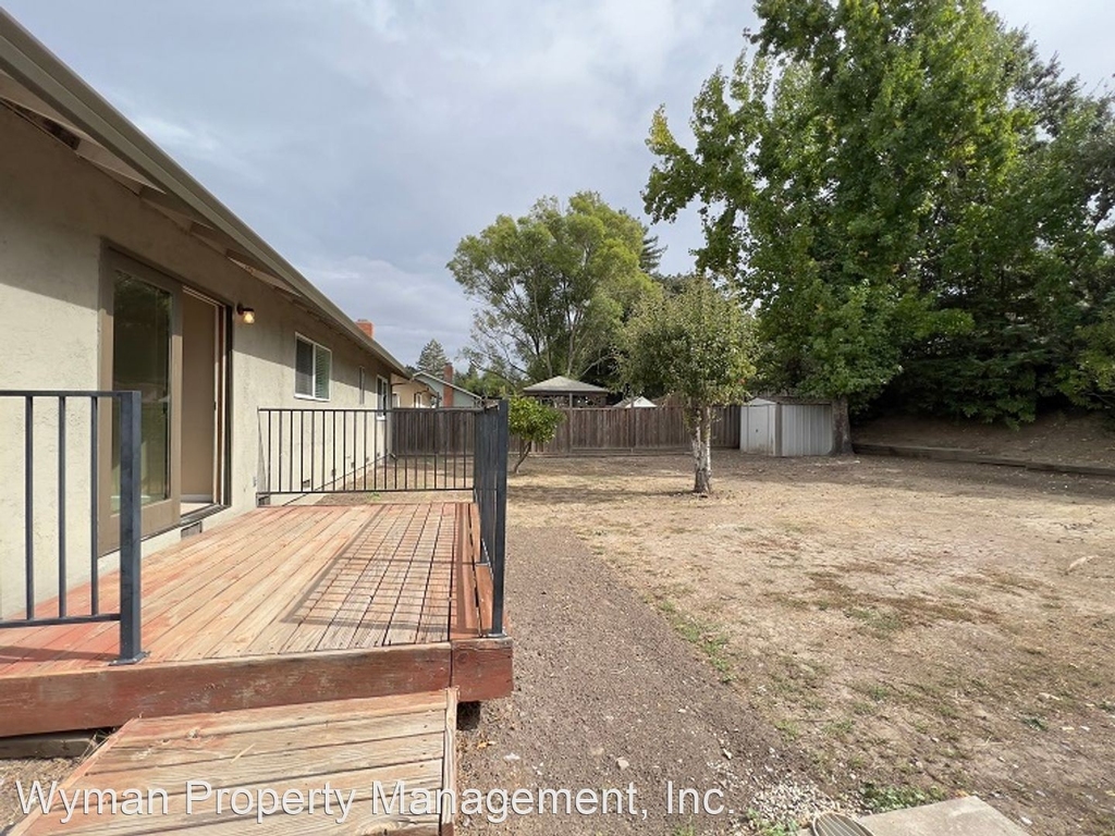 1069 Kansas Street - Photo 22